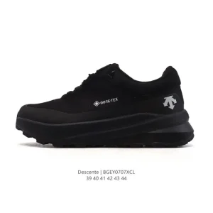 Descente Chron Retro Men's Vintage Fabric Casual Sneakers for Outdoor and Daily Wear