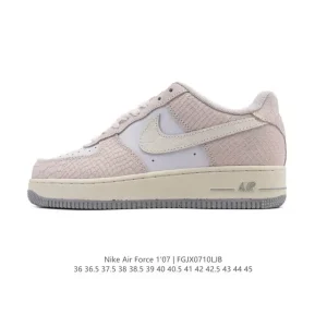 Nike Air Force 1 '07 Low White Leather Sneakers with Air Cushioning