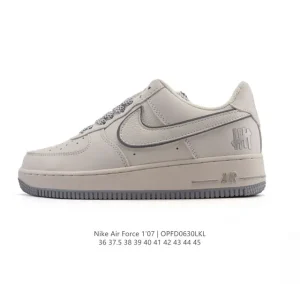 Nike Air Force 1 '07 Low White Leather Sneakers with Air Cushion