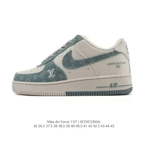 Nike Air Force 1 07 Low White Leather Sneakers with Air Cushioning