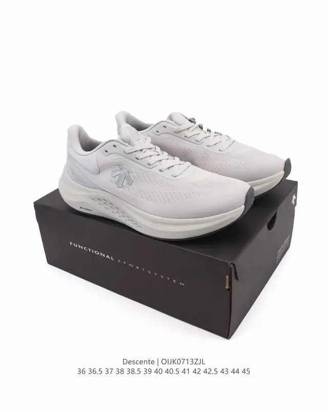 Descente Chron Retro Fabric Unisex Casual Sneakers for Men and Women - Image 4