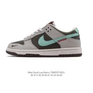 Nike SB Dunk Low Skateboarding Shoes with Zoom Air Cushioning
