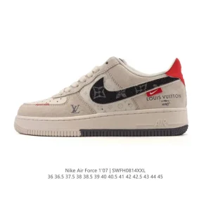 Nike Air Force 1 '07 Low White Leather Sneakers with Air Cushion