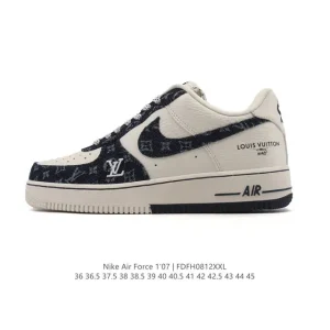 Nike Air Force 1 07 Low White Leather Sneakers with Air Cushion Sole