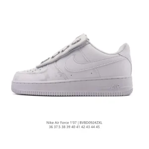 Nike Air Force 1 '07 Low White Leather Sneakers with Air Cushioning