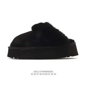 UGG Unisex Classic Slipper with Treadlite Sole and Wool Lining
