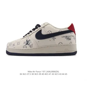 Nike Air Force 1 '07 Low White Leather Sneakers with Air Cushioning