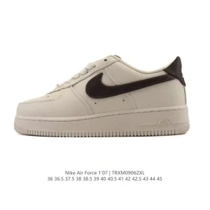 Nike Air Force 1 '07 Low White Leather Casual Sneakers with Air Cushioning