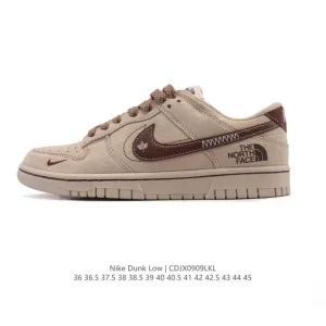 Nike Dunk Low Retro Vintage Basketball and Skateboarding Sneakers