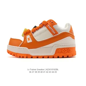 Louis Vuitton Trainer Low Fashion Sneaker with Thick Sole and 3D Logo