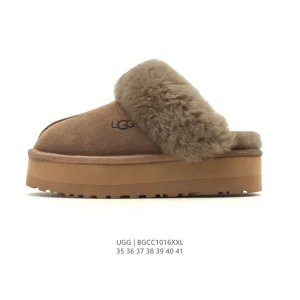 UGG Thick Sole Slippers with Big Fur Collar for Women