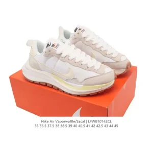 Nike Sacai Vaporwaffle Chukka Sneaker in Black and White
