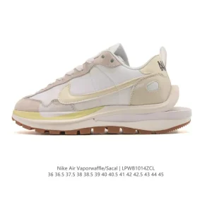 Nike Sacai Vaporwaffle Chukka Sneaker in Suede and Mesh