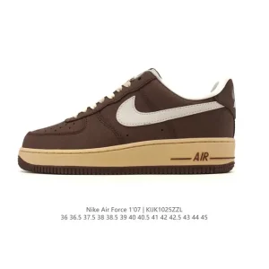 Nike Air Force 1 '07 Low White Leather Sneakers with Air Cushion