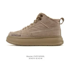 Moncler Trailgrip GTX Men's Mountain Hiking Shoes with Carbon Plate