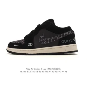 Jordan Air 1 Low Retro Classic Leather Basketball Shoe
