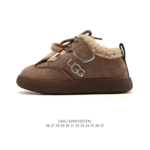 UGG Kids Classic Mini Snow Boots with Wool Lining and Treadlite Sole