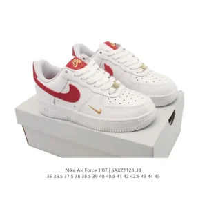 Nike Air Force 1 '07 Low White Leather Sneakers with Air Cushioning