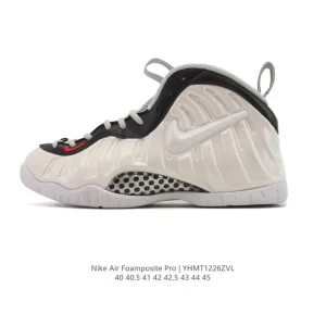 Nike Air Foamposite Pro Basketball Shoes with Carbon Fiber Plate