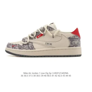 Nike Dunk Low Retro Vintage Basketball Shoes with Dual Laces and Gum Sole