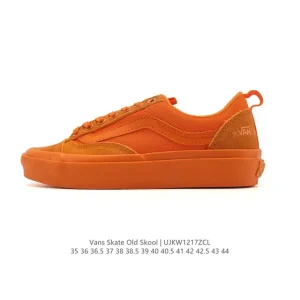 Vans Old Skool Classic Skateboarding Shoes with Durable Construction