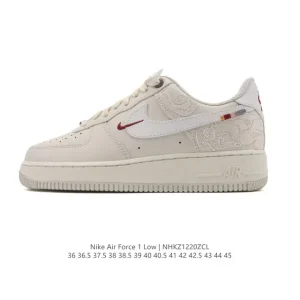 Nike Air Force 1 '07 Low White Leather Sneakers with Air Cushion
