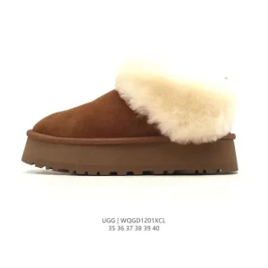 UGG Women's Classic Short Boots with Sheepskin Lining