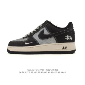 Nike Air Force 1 '07 Low White Leather Low Top Sneakers with Air Cushion