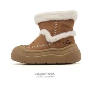 Retro High-Top Platform UGG Snow Boots with Big Fur Trim