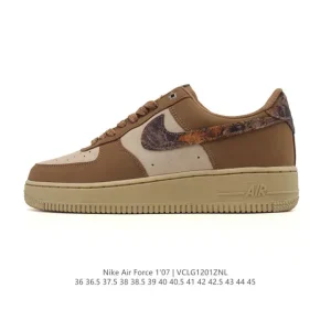 Nike Air Force 1 07 Low White Leather Sneakers with Air Cushion